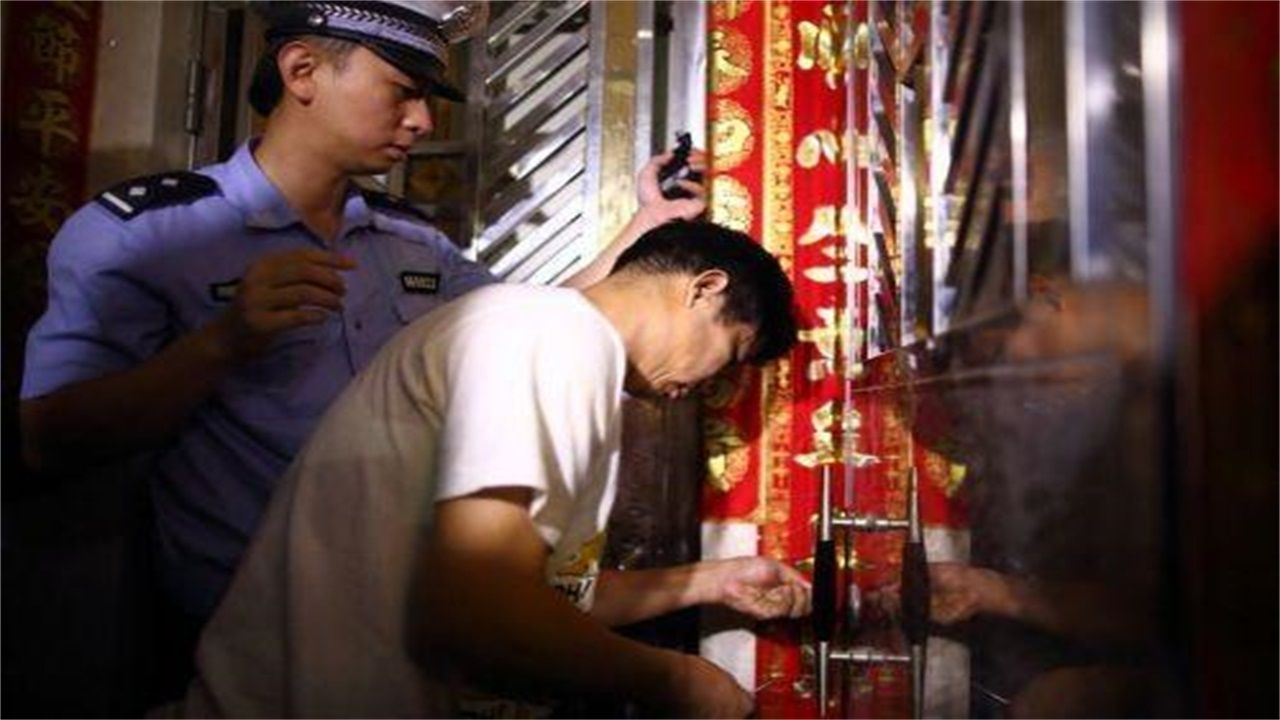 河北请开锁师傅开了锁后，师傅为什么一般都不进门，就算主人请也不进去？